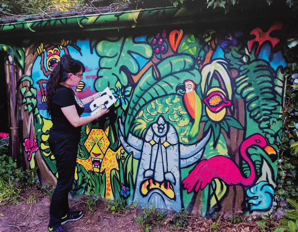 Réalisation de la Fresque murale Jungle psychédélique